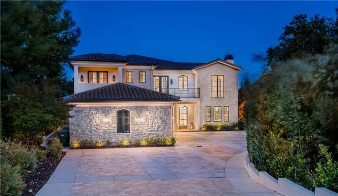 $1.5 Million Chiquis Rivera House in Northridge, California